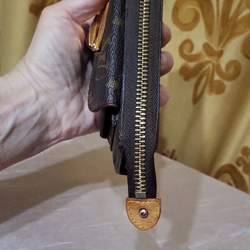 Louis Vuitton Astrid Wallet / 2008 View 3
